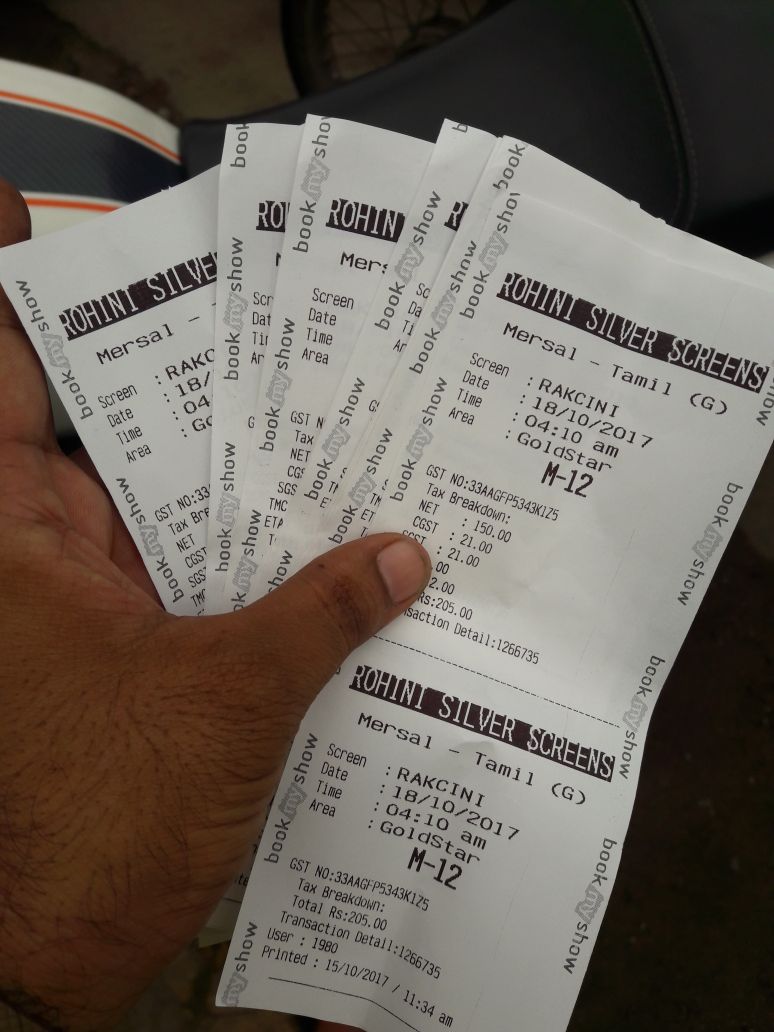 itisDayLord's tweet photo. 🕺🕺🕺🕺🕺 Thank You 🙏🙏🙏 @rhevanth95 @RohiniSilverScr
#Mersal #MersalArasan #Vaaran #AalaporaanThamizhan https://t.co/vMaPDCyXLa
