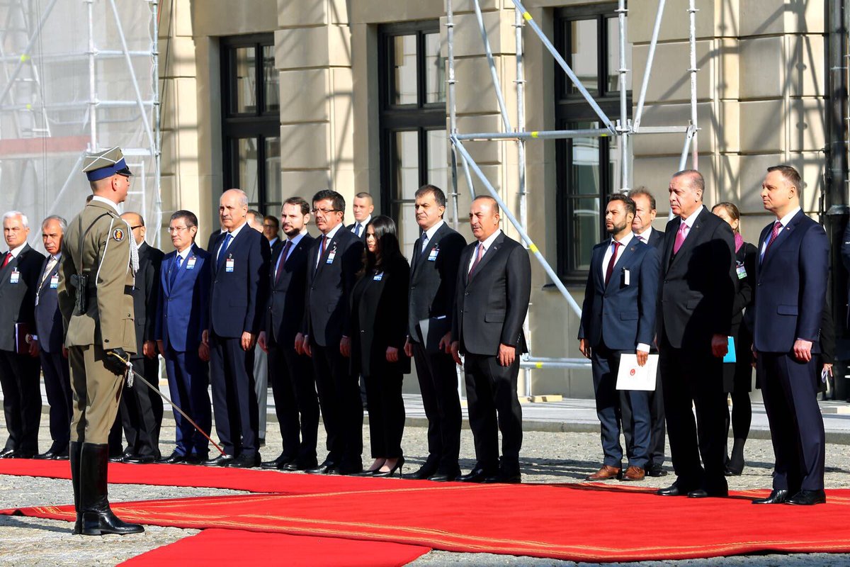 NumanKurtulmus's tweet photo. Sayın Cumhurbaşkanımız’ın Polonya ziyaretinde ikili ve heyetlerararası görüşmelere iştirak ediyoruz. Hayırlara vesile olsun. https://t.co/wqSHdbfVSQ