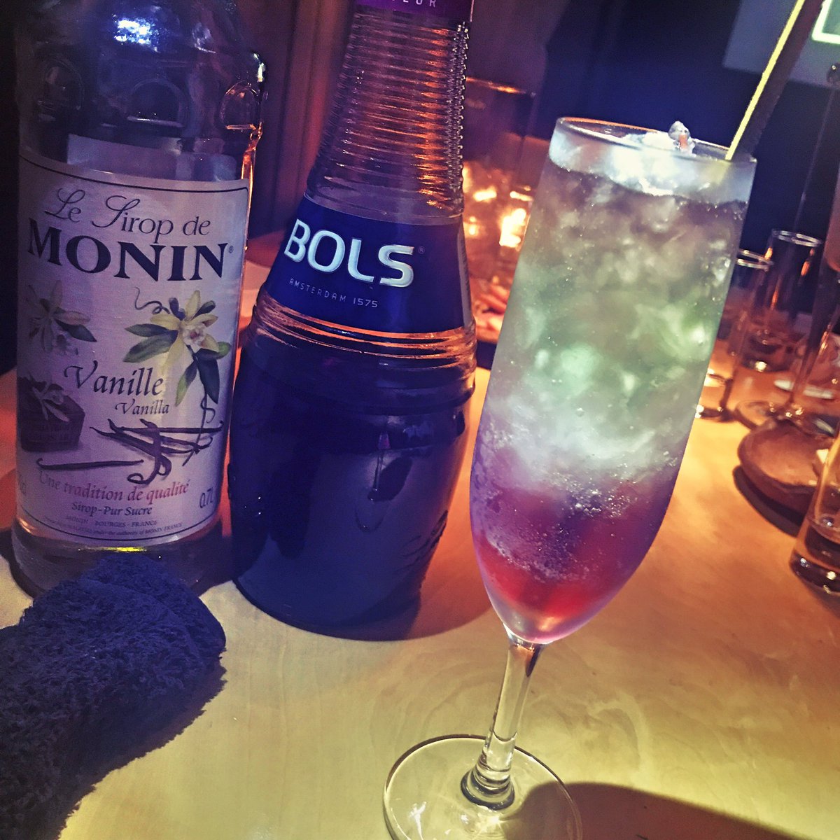7tsukm's tweet photo. bar kirinさんでガナッシュ・ナイトホークをイメージしたカクテルを作ってもらいました。ありがとう…ありがとう………… https://t.co/CI24wcp4ZI
