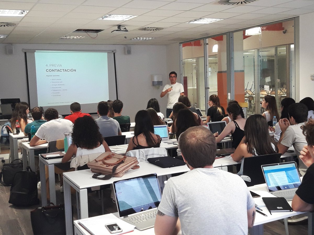 En la jornada de ayer sobre “Digital Customer Experience”. Encantados con el ambiente y la motivación del grupo. Nos vemos mañana ;) @mumdgt