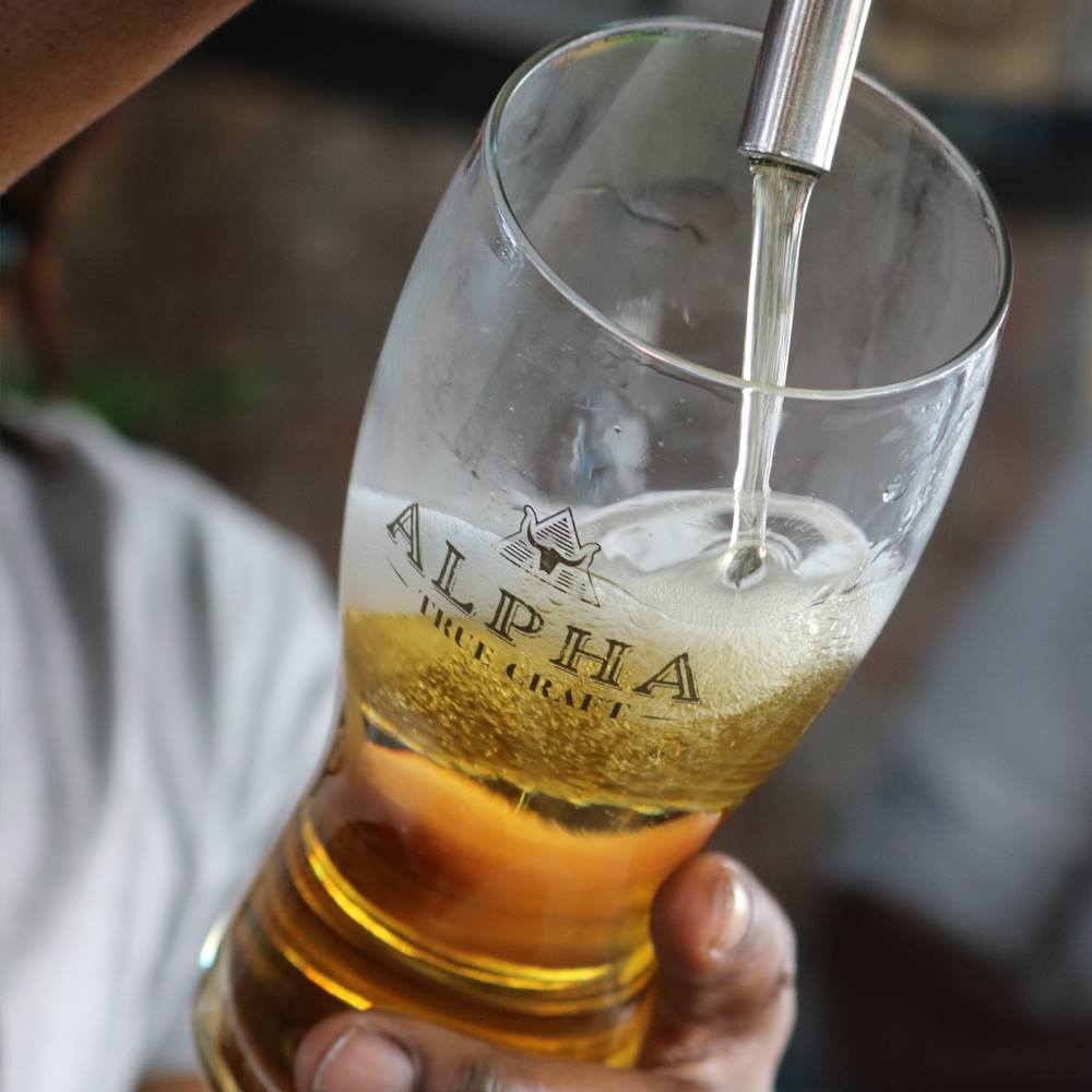 Alpha Beer Hall is now open at Devil's Peak De Oude in #CapeTown! 10 rotating taps along with a beer inspired menu: bit.ly/2igY2Or