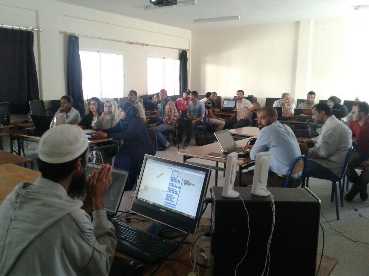 taalimtice's tweet photo. Formation des formateurs pour #africacodeweek2017 155 enseignants du primaire à Essouira @ilhamlaaziz @AfricaCodeWeek @SAPAfrica https://t.co/BNc5FBg0cA