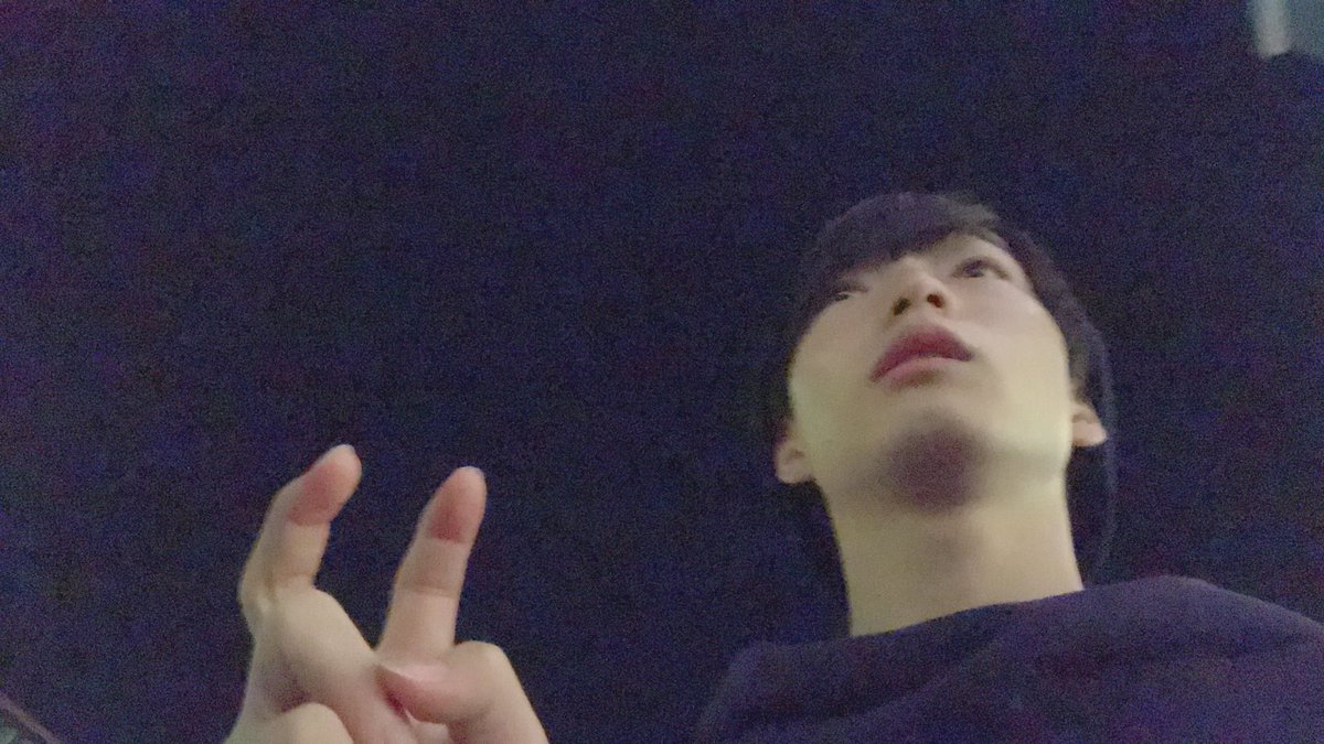 laters_hayashin's tweet photo. 今日は1人で亜人を観に行った🤧
めちゃめちゃかっこよかった！！
下から撮ったらきもいな…二度としねぇ… https://t.co/Hq1aNkilJj