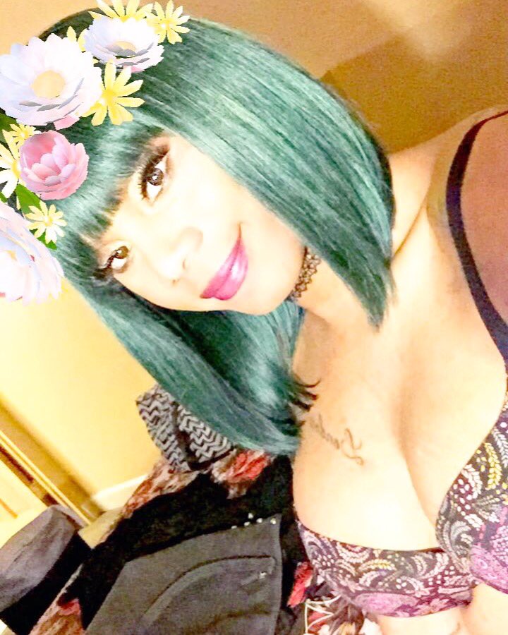 BaddAmelia's tweet photo. #greenbob #gm #twitter #ineedmyfollowers #bored #prettytho #shecold 💕 https://t.co/KZGYU5Zu71