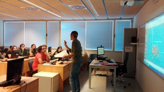 socratic2020's tweet photo. Hoy estamos en la @UIBuniversitat con #Socratic #CiberPLus creando retos para para alcanzar los #ODS #H2020 @CAPSSIEU #InnovaciónSocial https://t.co/bPXlZ06Eg7