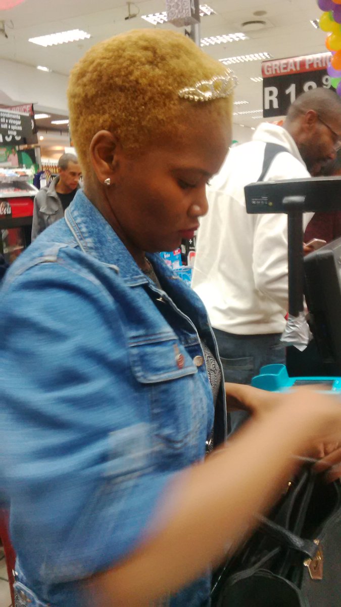 AdoringTankiEm's tweet photo. Tanki Em in Vangate Mall. 
Visuals via @SandyNewbieHair https://t.co/SsNX4yA8Ot