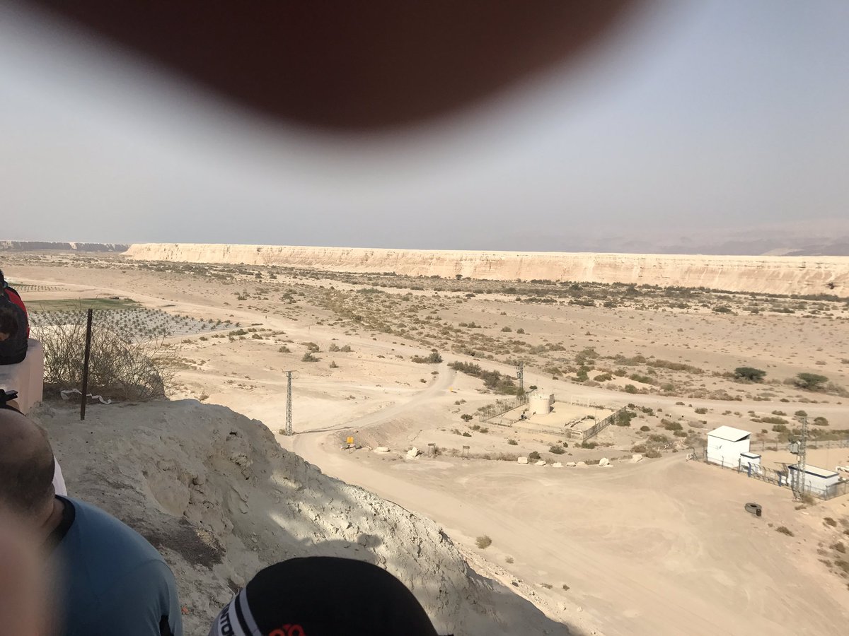 clive kahn tweet media