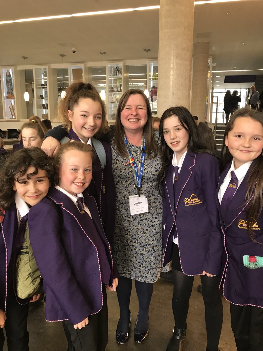 ebbwfawr's tweet photo. Our primary headteachers enjoying a lunch 🥗 in our new restaurant &amp; catching up with Y7 learners https://t.co/JRiSTKbVnR