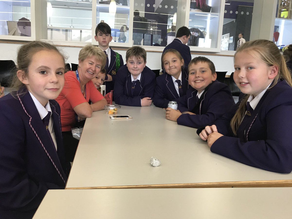 ebbwfawr's tweet photo. Our primary headteachers enjoying a lunch 🥗 in our new restaurant &amp; catching up with Y7 learners https://t.co/JRiSTKbVnR