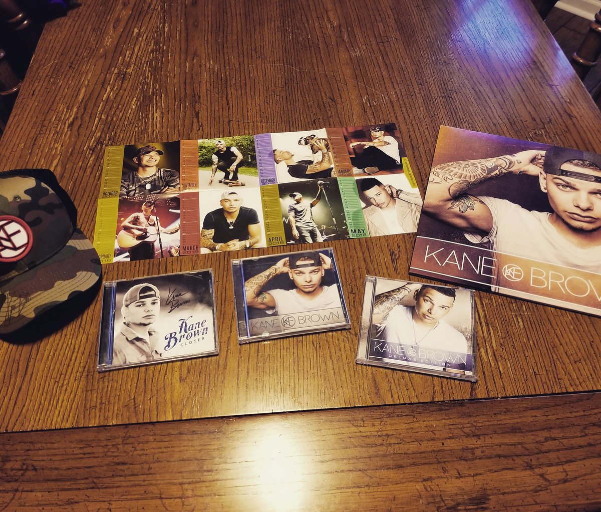 Abuislady's tweet photo. So excited for tomorrow!! #kanebrown #indianapolis #meetNgreet #8secondsaloon #kanebrowndeluxe @kanebrown https://t.co/Ca3TUHfgjr