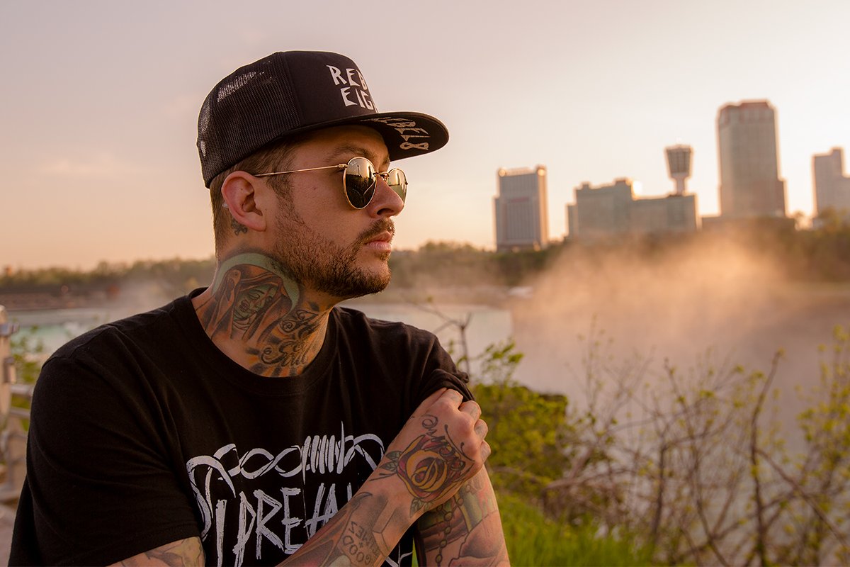 sammyroenfeldt's tweet photo. Portrait of @ptvmike by the falls earlier this year... Niagara Falluentes if you will. https://t.co/a0b63uv0CV