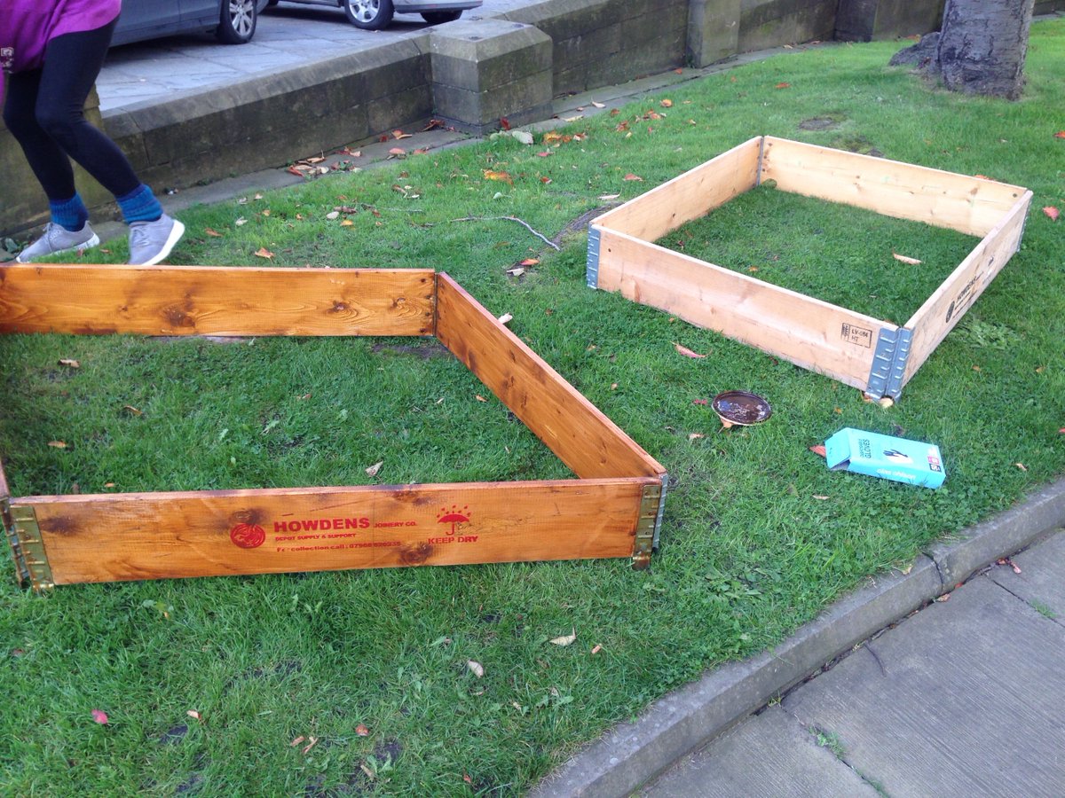 MCVolunteerTeam's tweet photo. Today we have been building and painting the planter boxes for our medieval vegetables project @ManCathedral gardens https://t.co/Tz8Km7IeSM