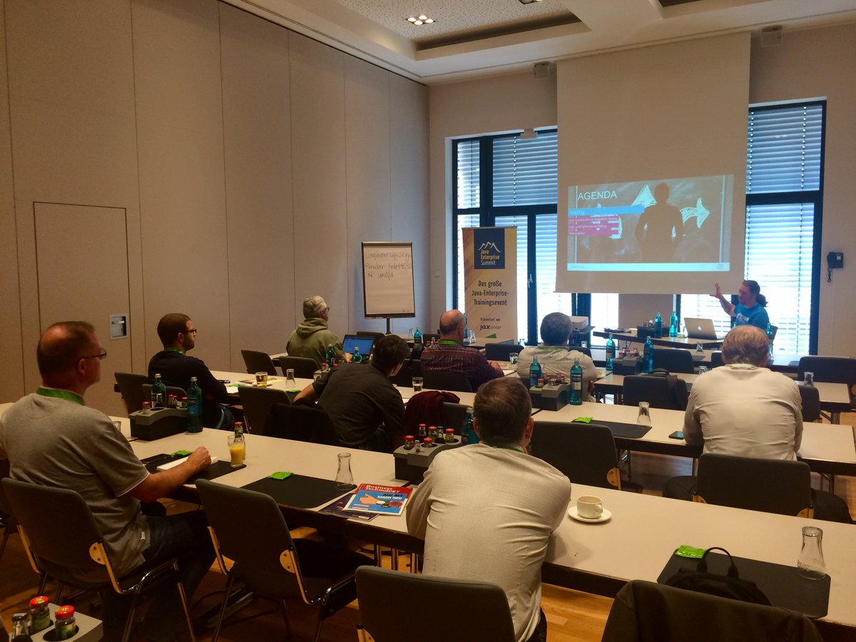 JavaESummit's tweet image. “Klicken ist nicht testen” - der zweite Workshop heute mit @ArneLimburg! #javaenterprisesummit