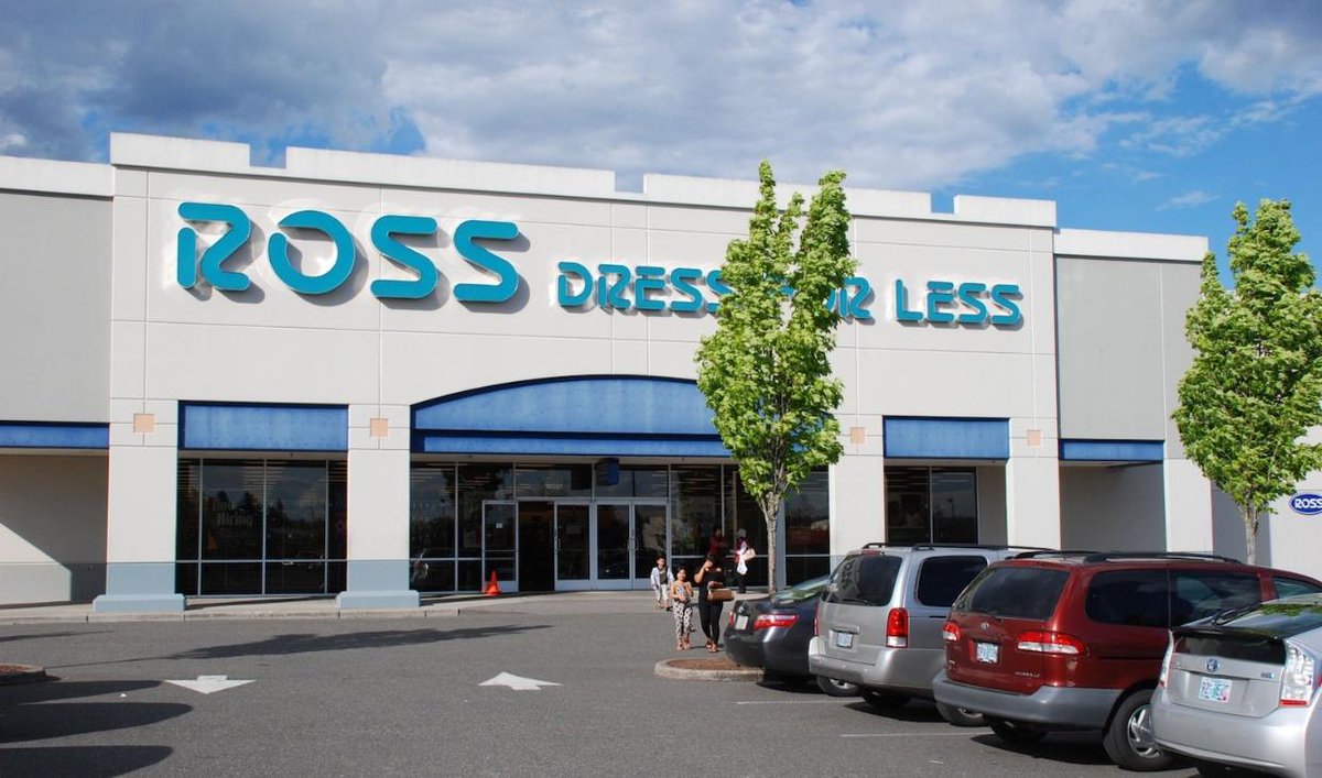 wolferetailcre's tweet photo. .@Ross_Stores builds 40 new stores in just over a month! Its 2017 new store count is at ~100 stores. https://t.co/gZygiKxFM3 #RetailIsAlive https://t.co/qMEvpsYcVm
