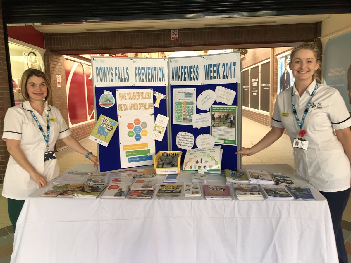alysreynolds's tweet photo. Promoting Powys Falls Prevention Awareness Week 2017 in Newtown on Market Day ☺️ @SarahSj78 @pthbphysio @PTHBhealth https://t.co/3PYPksWgsZ