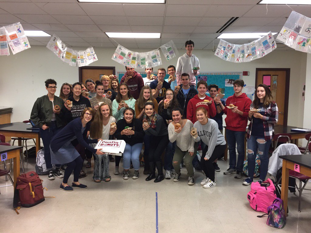 MrsSenesePR's tweet photo. Donuts for 100% on time and present for first hour 😊 @lcprvp @SKochPR #prexperience https://t.co/0nuMcb3M5B