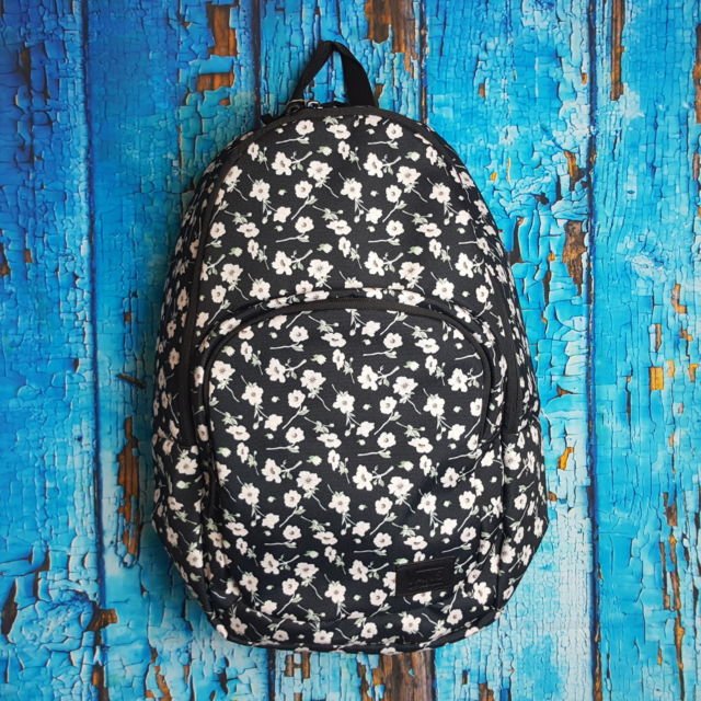 since66vans's tweet photo. VANS Floral Bags for Kids.
Checkout: https://t.co/8rudTZqwaS

#Vans #Bags #FloralBags #KidsBags https://t.co/wABIn3hsZD