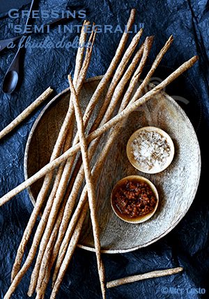cofooders's tweet photo. Recette via @Altergusto Gressins "semi integrali" à l'huile d'olive (sans levure) 👉https://t.co/XJeEmrRF0S #Gressin #aperitif #cuisine https://t.co/vOURwsFEFz