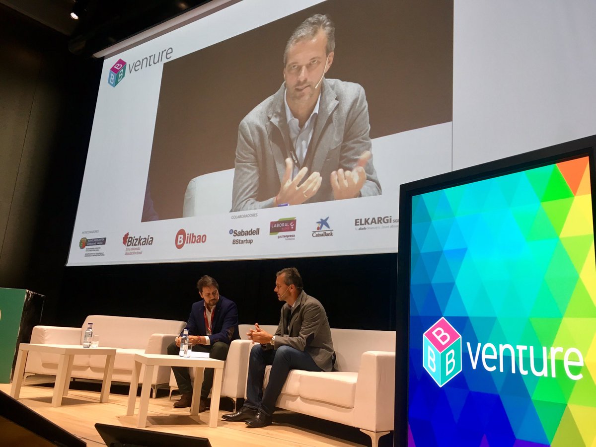 HelenadeFuentes's tweet image. Ultimo fireside chat #Bventure17 @robertodecelis @michael_kleindl cuenta fracasos y éxitos #seayaventure