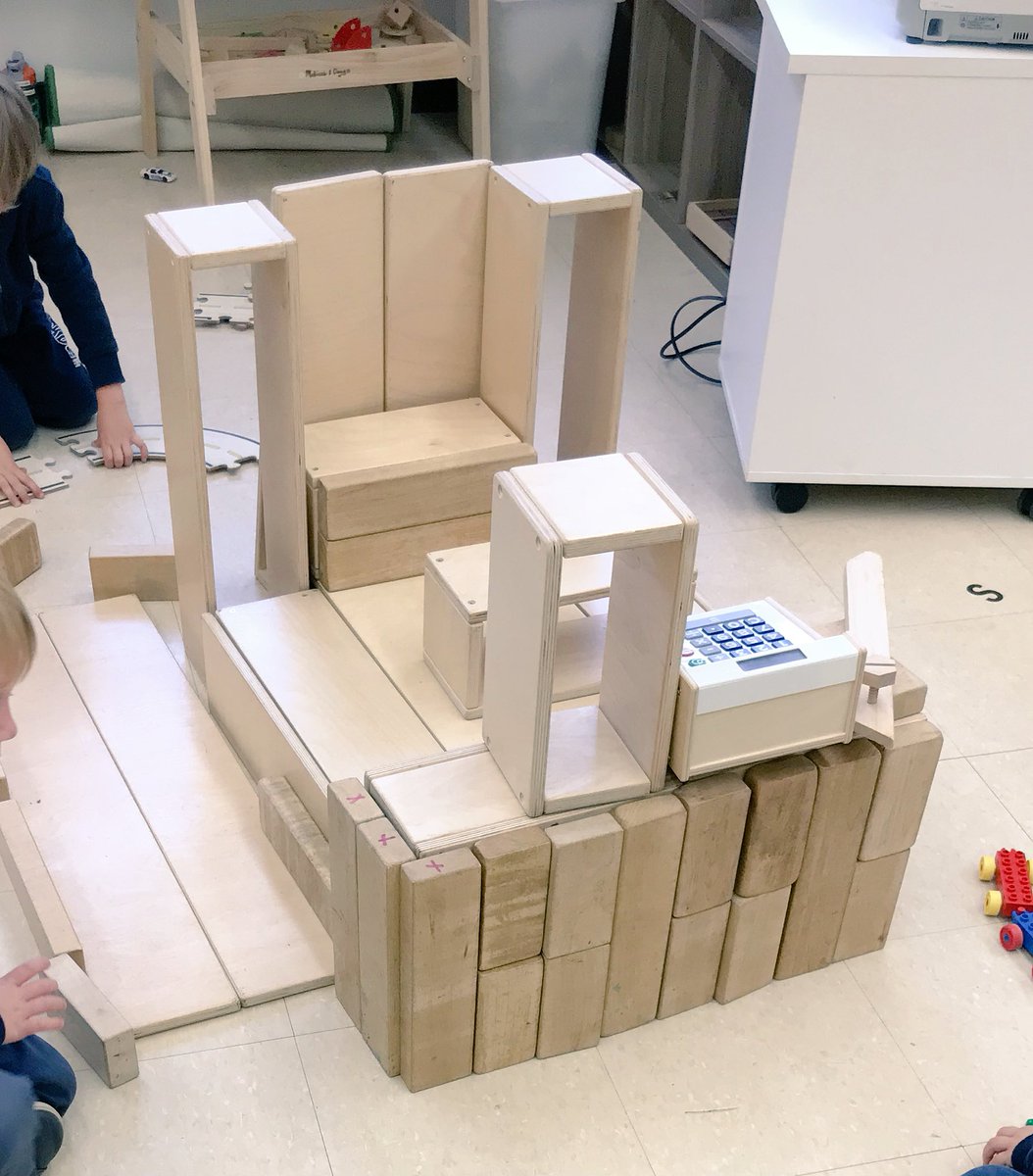 Arcticroom's tweet photo. “Making a car to drive around the block.” #KAQtt #tcdsbEY https://t.co/4wjMOVx1n3
