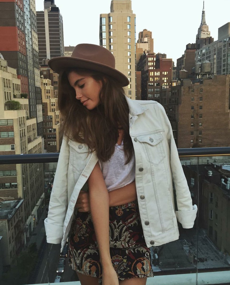 { Rol entre <a href="/Maddieluxe/">Maɖɖɨɛ Haʀt {#Pause}</a> &amp; <a href="/Cassytty/">Cassy B. Peverell</a> }

~Hogwarts~

§ɛɳcuɛɳtʀѳร Բѳʀtuitѳร§