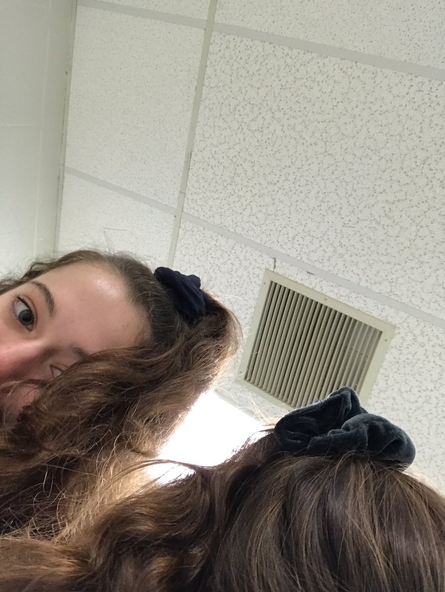 clairespirit18's tweet photo. we love scrunchies #stabspirit18 https://t.co/7jsirVNWZF