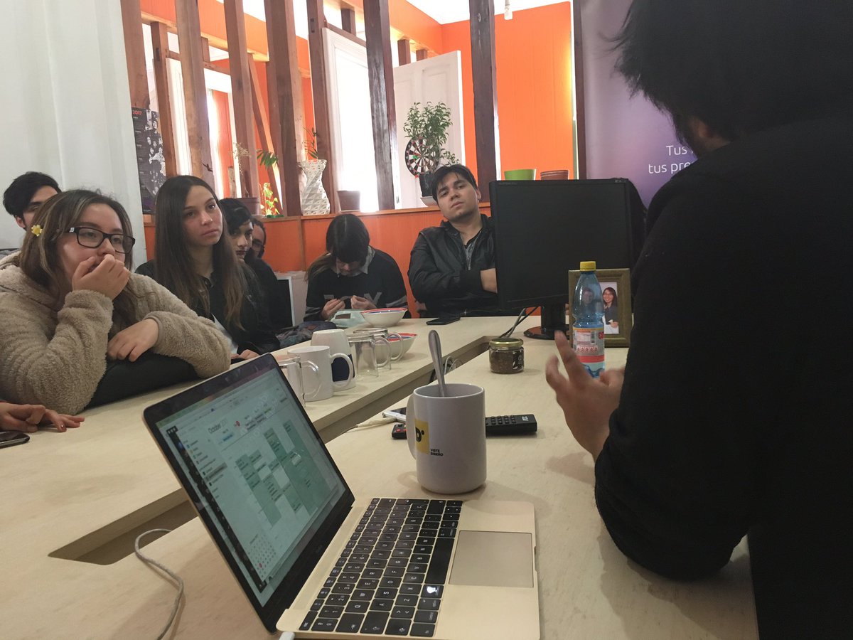danielgana's tweet image. En @keyslideapp compartiendo experiencias con Javier Luz y los chicos de @disenounab campus creativo viña del mar