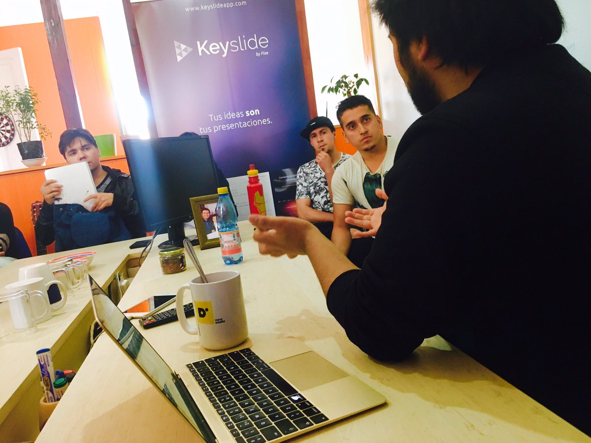 danielgana's tweet image. En @keyslideapp compartiendo experiencias con Javier Luz y los chicos de @disenounab campus creativo viña del mar