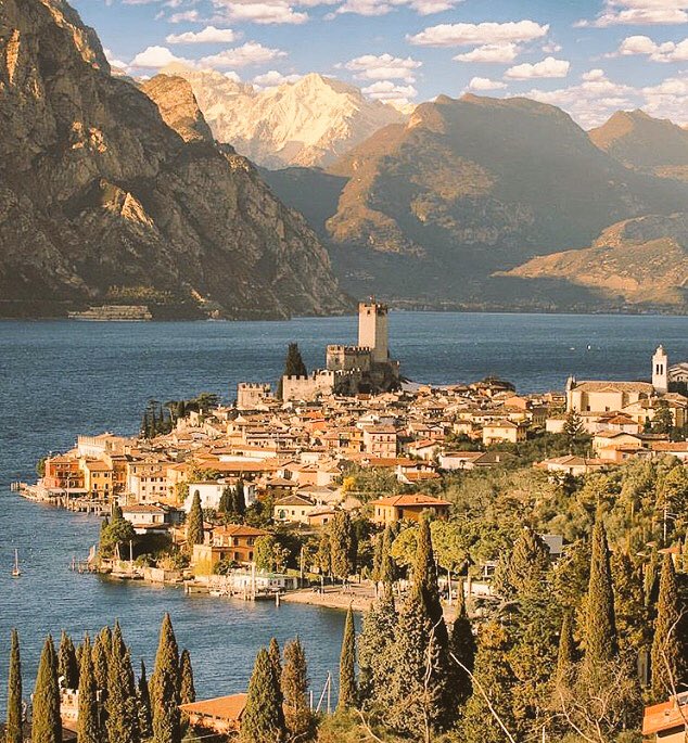 Mini break after a very busy summer it's been well deserved #nofilter #worklifebalance #italy #lakegarda