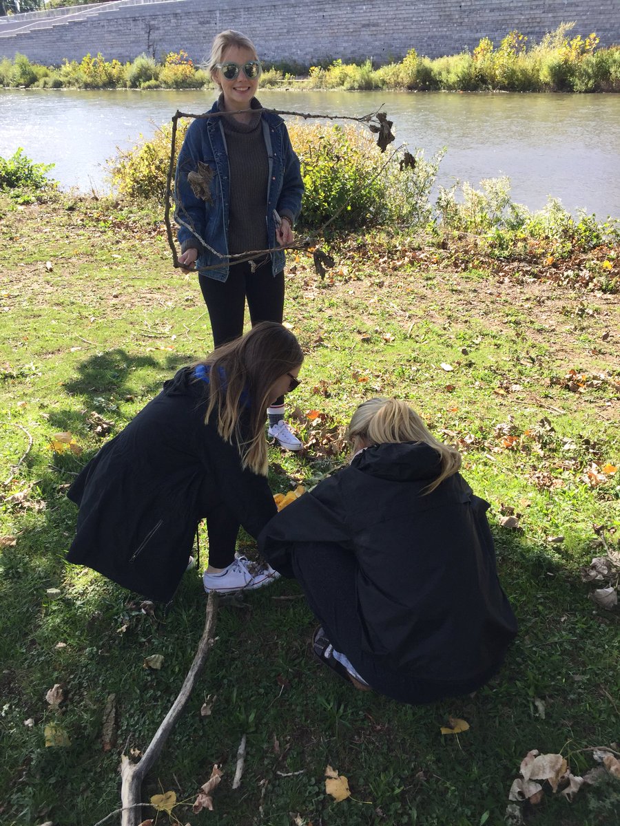 BriscoeClass's tweet photo. Gr12 outdoor #OakArt @oakridge_ss  @TVDSB @TVInnovates https://t.co/dNrBzhXHGS