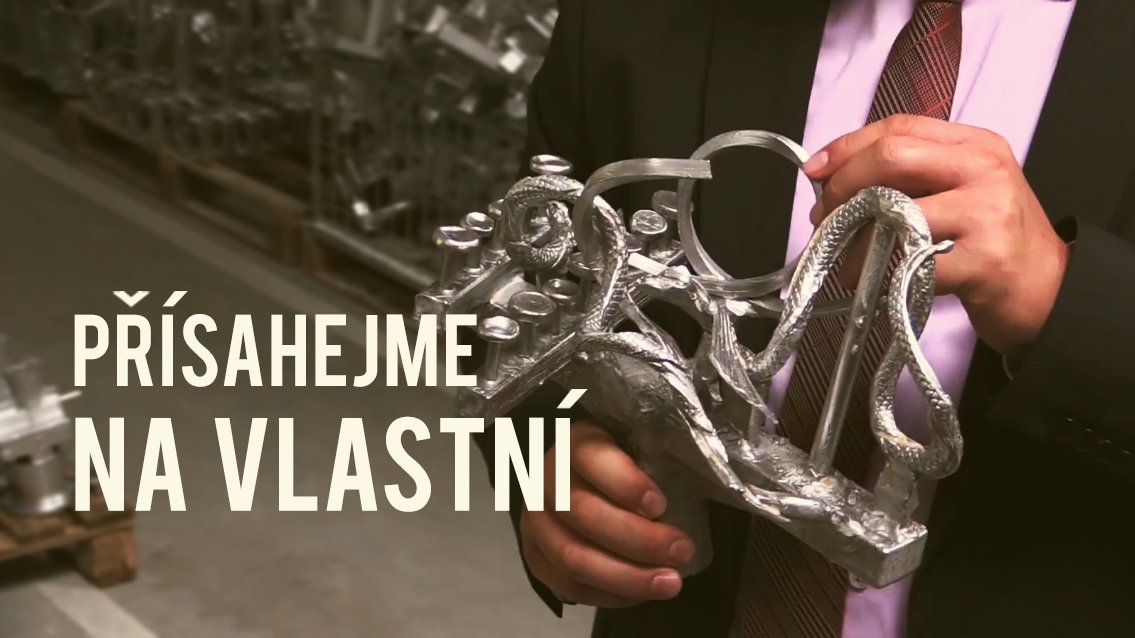 UKackotv's tweet photo. Čekali jsme na "TO" víc jak 20 let! Ne, teď nemyslíme remake Kingovy coulrofobie, ale vlastní insignie @FSV_UK.

https://t.co/oXtxOeEwWa https://t.co/ANE7QN9Ewq