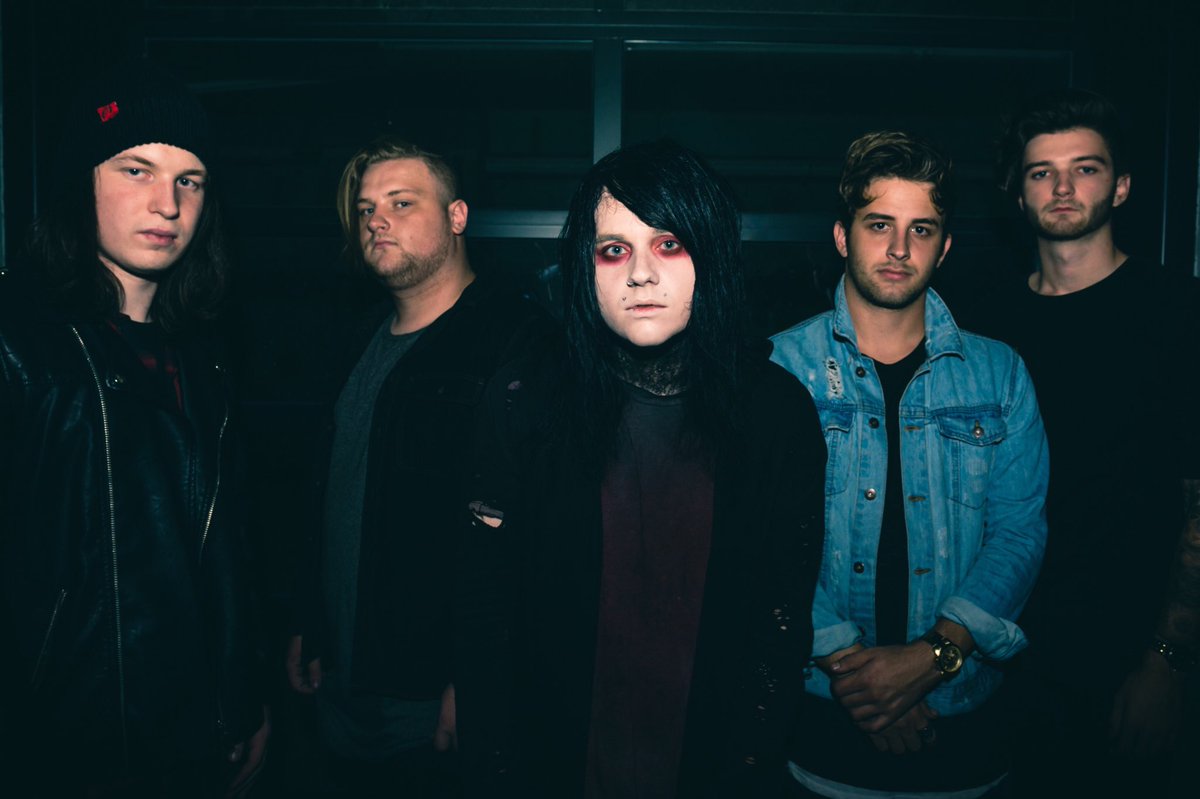 VestaCollide's tweet image. Want to see us on @VansWarpedTour 2018? We need YOUR help! Go let @KevinLyman know!