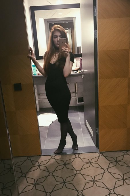 Body waves are so sexy... be my boat and die in the ocean of pleasure☺️ More pictures here https://t<a href="/tag/jiadoration"class="tags"><span>#jiadoration</span></a>