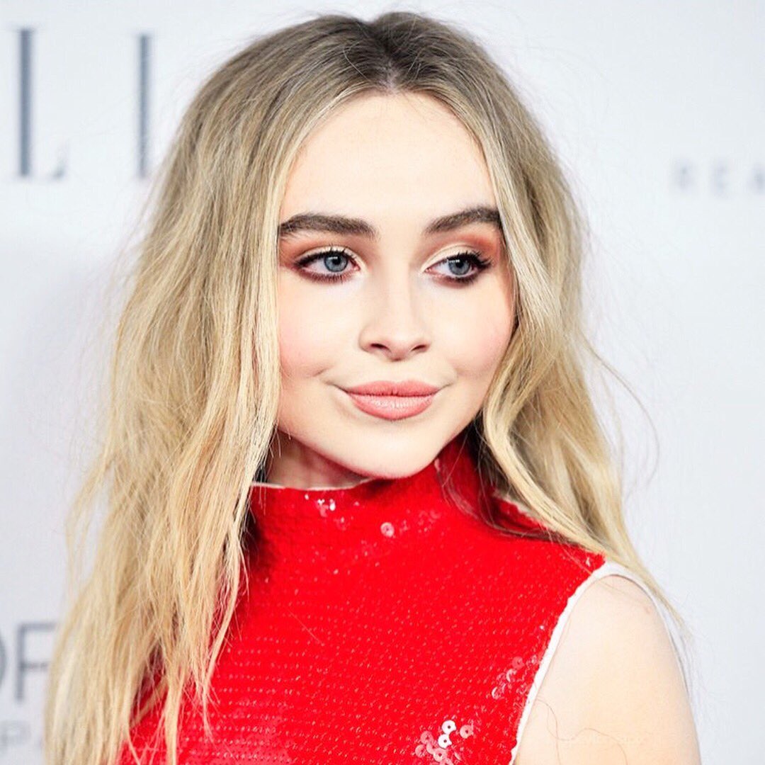 SabrinaAnnLynn's tweet photo. 🌹 @ELLEmagazine last night 🌹 https://t.co/y3yheECfLi