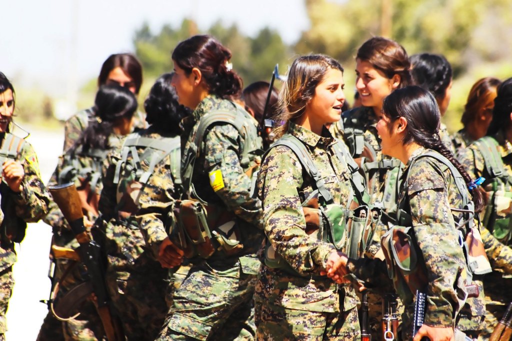 Подразделения женщина. YPJ Курдистан. Пешмерга армия Курдистана. YPG курды. «Отряды женской самообороны» (Yekîneyên Parastina Jin - абрев.YPJ).