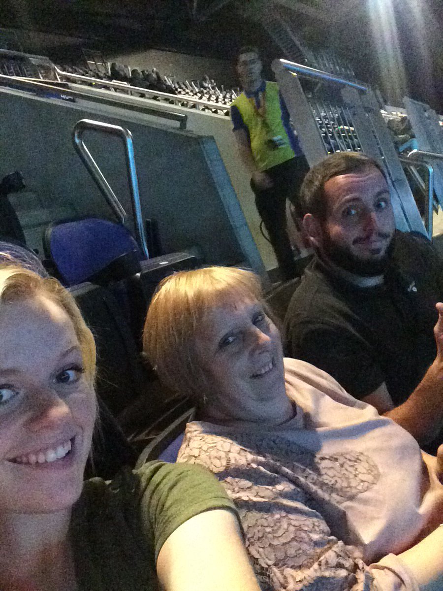 charburkett_'s tweet photo. @NeilDiamond belated birthday treat for your no 1 fan #tweetcaroline https://t.co/oALkc86fM8