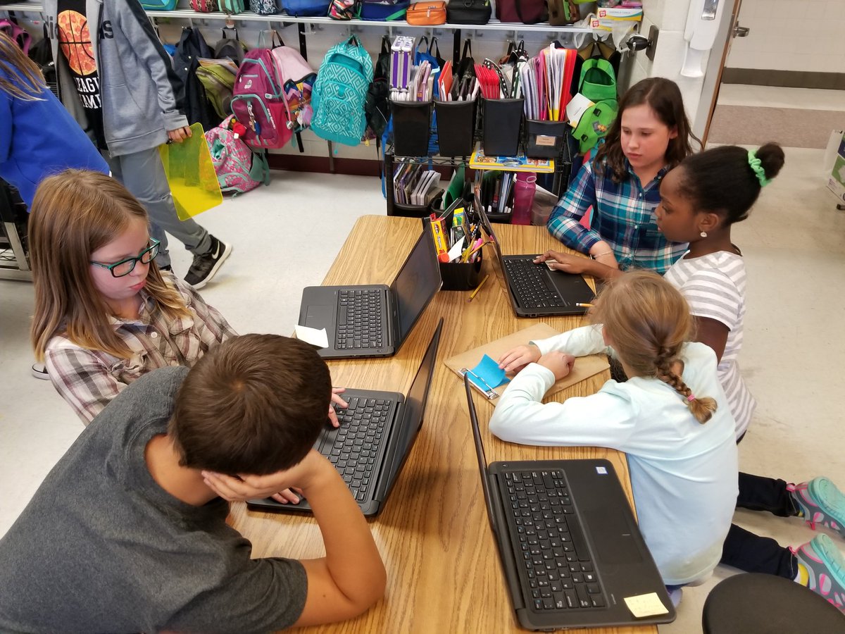 jewellclass's tweet photo. Beta Testing Projectile Games #epicbuild #gallerywalk #scratch #loudouncodes #coding #computerscience @LCPS_CttF @LCPS_CttF @mrshollar https://t.co/9weNDjqzwF