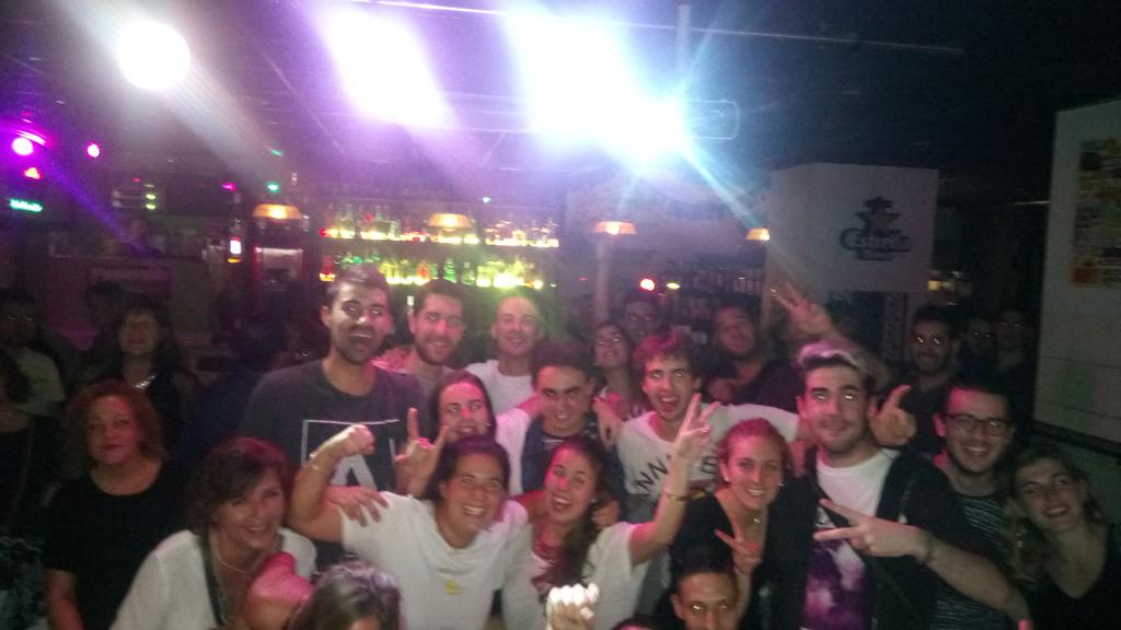 DeDuendeOficial's tweet photo. Que bonita se puso la @AbsentaReus #Rumberos #MilGracias #Reus #OleVostros💃 Final #Chiringuitour 10 Nov. 23:30H @lacentraldecamb #cambrils https://t.co/nUsels5ikE