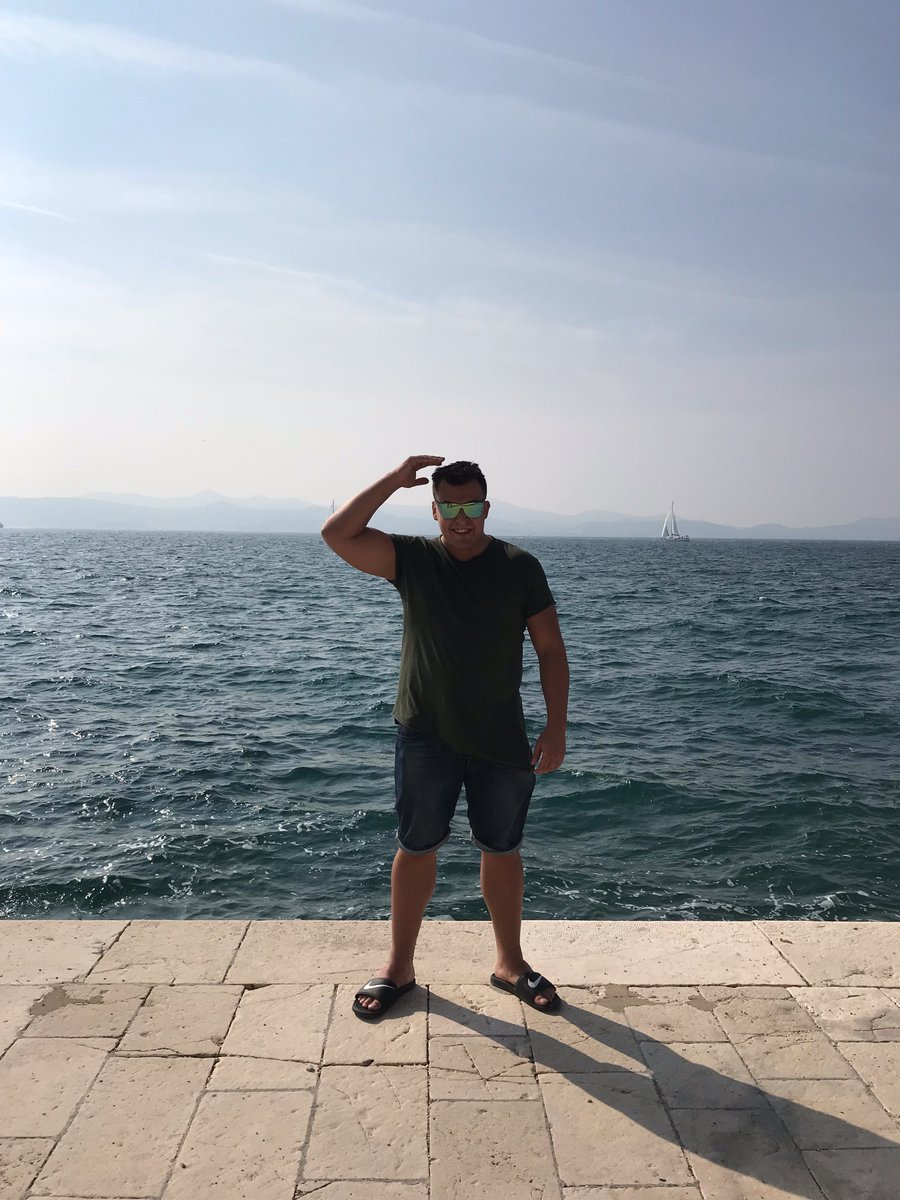 amidigitalcz's tweet photo. Takhle by ta práce mohla vypadat pořád! Mrkněte na album z výjezdu do Chorvatska. #Dubrovnik #Zadar #Split #Zahreb #AMILife https://t.co/2j8rGsmghR
