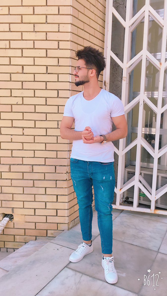 كن صادقًا في حياتك 
 ولا تكن متناقض بين قول جميل وفعل لا يليق بك ، فمن جمال الحياة وروعتها
 أن يتوافق كلام الانسان مع فعله.