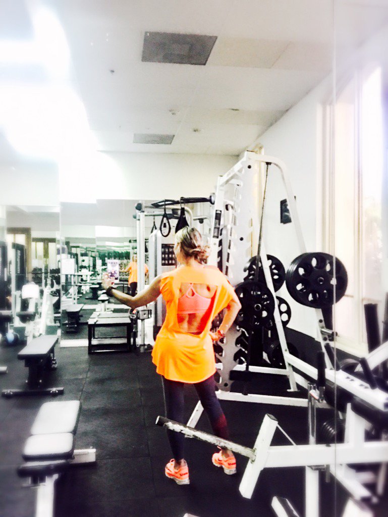 Aylin_Mujica's tweet photo. #datododeti #entrenandoduro 💋💪🏻🌻💖🙌🏻#felizmartes! https://t.co/5Xu7RFEBCy