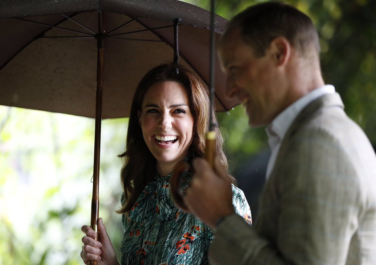KensingtonRoyal's tweet photo. The Duke and Duchess of Cambridge are delighted to confirm they are expecting a baby in April 2018. https://t.co/jOzB1TJMof