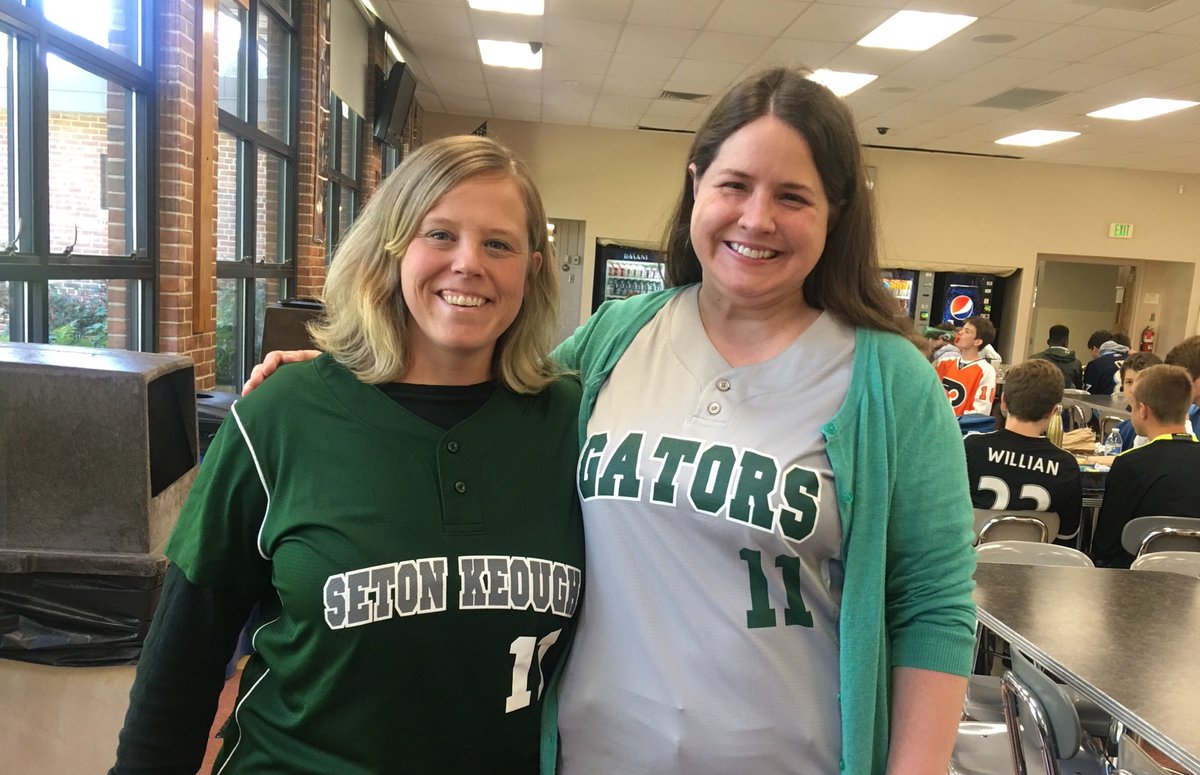 MSJawhite's tweet photo. Jersey Day at MSJ #Gators4life #MSJSpiritWeek @MSJGaels @MSJStudents @ArchbaltSchools https://t.co/9NwTHYV3td