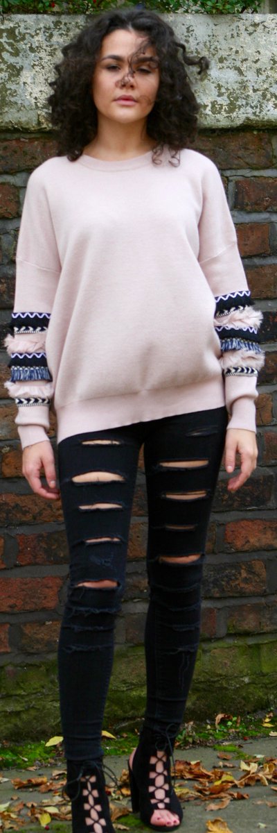 missmillsts's tweet photo. #Jumpers #winter #fashion #jumperstyle #fashionbloggers https://t.co/uJTNqOYJV3