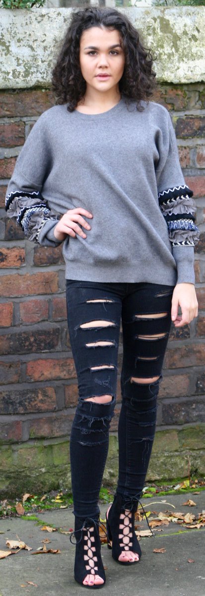 missmillsts's tweet photo. #Jumpers #winter #fashion #jumperstyle #fashionbloggers https://t.co/uJTNqOYJV3