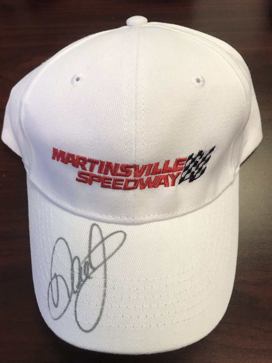 MartinsvilleSwy's tweet photo. GIVEAWAY: Day 2 of the #FirstData500 giveaway-palooza features this Dale Earnhardt Jr. signed hat! Retweet AND follow to enter. Winner announced 10 am on Wednesday October 18, 2017. https://t.co/1cqOyxa7Bg