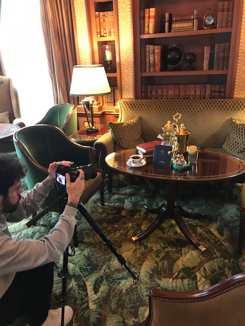 ZooComms's tweet photo. Photoshoot of @royalcoffeemaker #behindthescenes #creativeanimals #brandmanagement https://t.co/WzfzFxSY1z