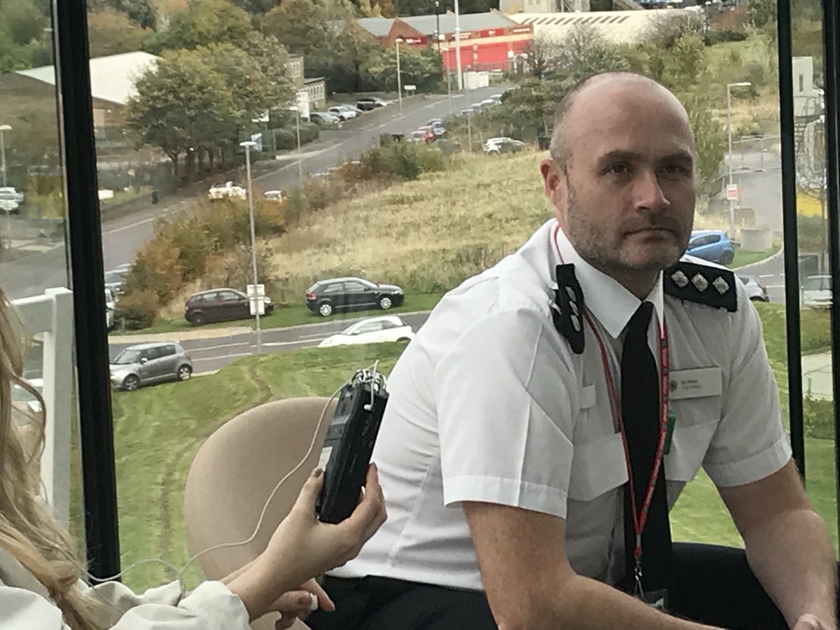 HateAwareness's tweet photo. great speaking to Karl Wilson of Northumbria Police! #NoToHateNE @gatesheadcoll https://t.co/FOZ1egkTYo