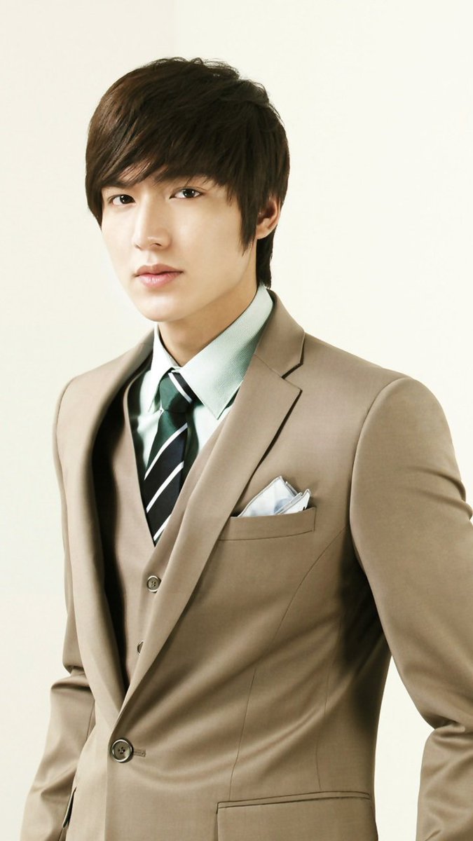 young2536114's tweet photo. 잠은 안오고 너만 계속 오네.. 그래도 굿나잇~ #이민호 #Leeminho https://t.co/adgUjGzNl0