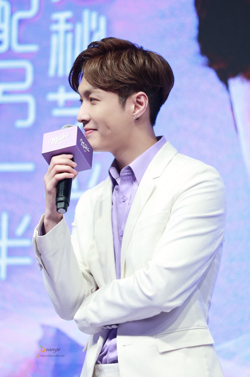 Orange_For_Lay's tweet photo. 171017 #Yixing #Lay 🍫🍫🍫 https://t.co/4L1Yu6SxxY